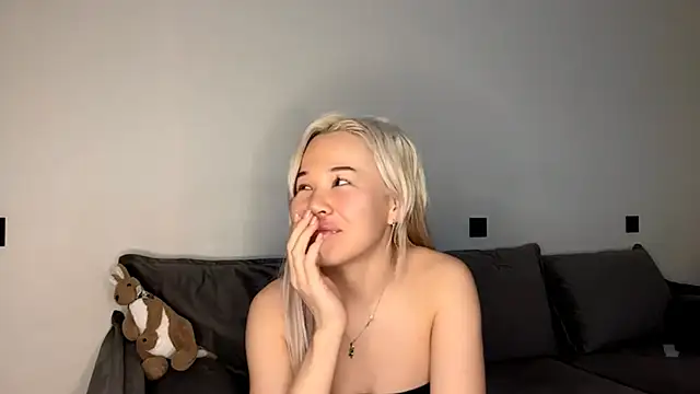 kira jade online show from March 9, 12:53 pm