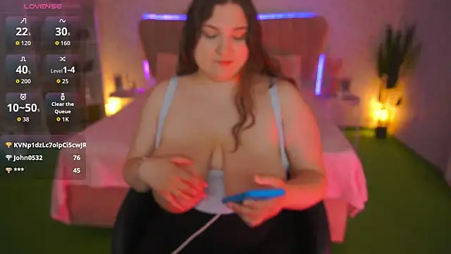Snapshot of Lizzy_Sky chatting on April 18, 7:58 pm Lizzy Sky online show from April 18, 7:58 pm
