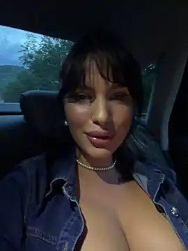RaniaSnow online show from July 12, 6:21 pm