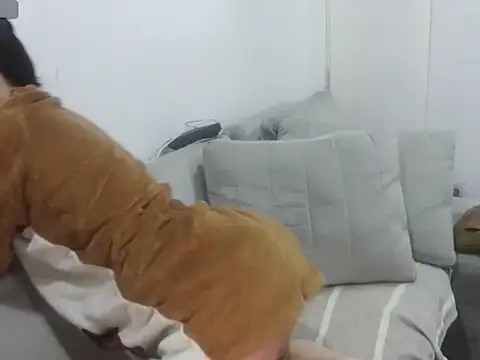 ashely jensen online show from April 8, 10:59 am