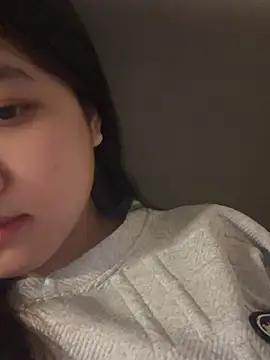 Snapshot of Beautiful_roses chatting on March 13, 4:30 am Beautiful roses online show from March 13, 4:30 am