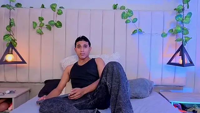 Snapshot of Morgan_Bladee chatting on April 4, 10:13 am Morgan Bladee online show from April 4, 10:13 am