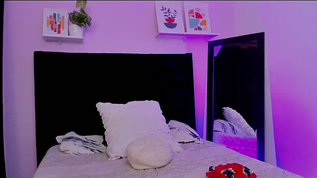 Snapshot of Morgan_Bladee chatting on April 14, 1:06 pm Morgan Bladee online show from April 14, 1:06 pm
