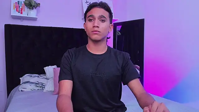 Snapshot of Morgan_Bladee chatting on April 22, 5:43 am Morgan Bladee online show from April 22, 5:43 am