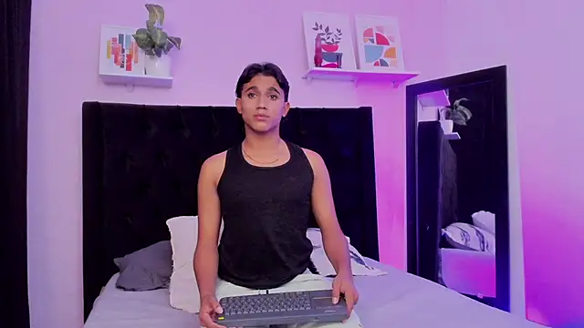 Snapshot of Morgan_Bladee chatting on April 24, 5:10 am Morgan Bladee online show from April 24, 5:10 am