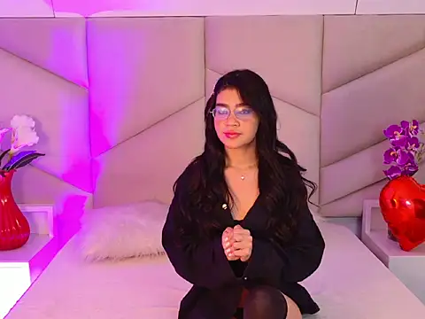 Snapshot of OliviaDiaz chatting on March 10, 7:52 pm OliviaDiaz online show from March 10, 7:52 pm
