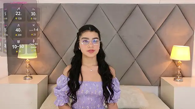 Snapshot of OliviaDiaz chatting on April 9, 8:25 pm OliviaDiaz online show from April 9, 8:25 pm
