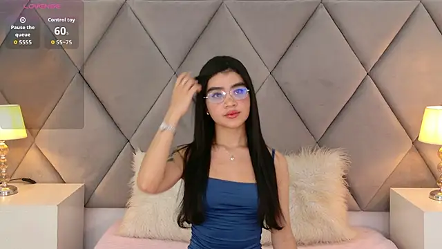 Snapshot of OliviaDiaz chatting on April 23, 7:05 pm OliviaDiaz online show from April 23, 7:05 pm
