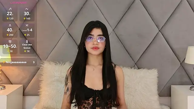 Snapshot of OliviaDiaz chatting on April 25, 8:17 pm OliviaDiaz online show from April 25, 8:17 pm
