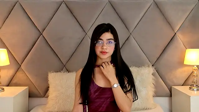 Snapshot of OliviaDiaz chatting on April 27, 8:29 pm OliviaDiaz online show from April 27, 8:29 pm