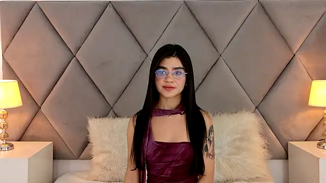 Snapshot of OliviaDiaz chatting on April 28, 2:38 am OliviaDiaz online show from April 28, 2:38 am