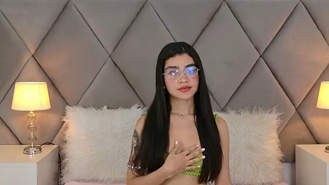 Snapshot of OliviaDiaz chatting on May 24, 12:04 am OliviaDiaz online show from May 24, 12:04 am