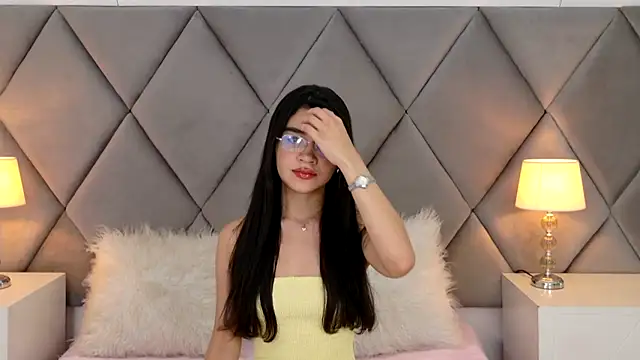 Snapshot of OliviaDiaz chatting on May 25, 8:04 pm OliviaDiaz online show from May 25, 8:04 pm