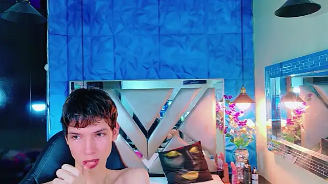 Stefany PiInk online show from May 28, 12:13 pm