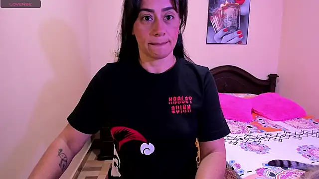 sara florez12 online show from May 8, 10:53 am