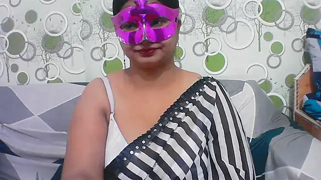 Snapshot of hard_to_do__ chatting on July 8, 5:06 pm hard to do online show from July 8, 5:06 pm