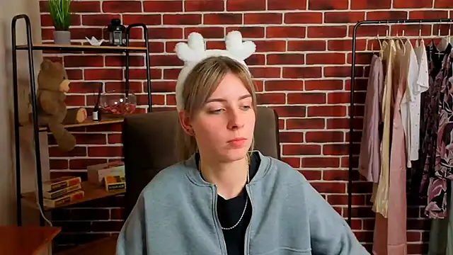 RebeccaaNelson online show from March 23, 2:10 pm