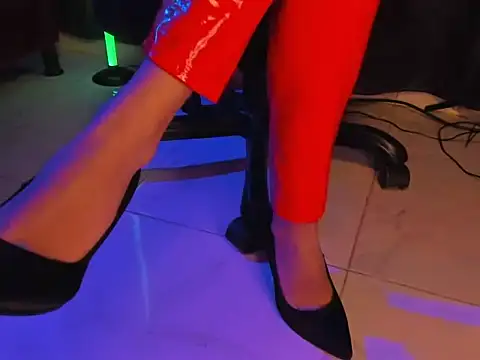 Snapshot of LadyIvanna chatting on May 14, 4:47 pm LadyIvanna online show from May 14, 4:47 pm