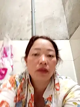 Snapshot of Yellow-pink chatting on April 11, 10:14 pm Yellow-pink online show from April 11, 10:14 pm