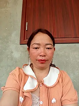 Snapshot of Yellow-pink chatting on April 15, 3:46 am Yellow-pink online show from April 15, 3:46 am