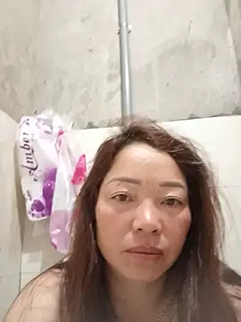 Snapshot of Yellow-pink chatting on May 9, 10:26 pm Yellow-pink online show from May 9, 10:26 pm