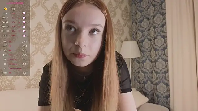 Snapshot of foxy_bloomm chatting on April 3, 3:10 pm foxy bloomm online show from April 3, 3:10 pm