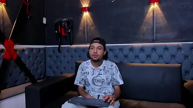 Snapshot of Angelo_Blessed chatting on May 15, 7:21 pm Angelo Blessed online show from May 15, 7:21 pm
