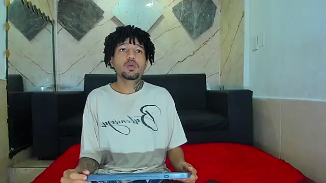 Snapshot of Angelo_Blessed chatting on May 27, 7:11 pm Angelo Blessed online show from May 27, 7:11 pm