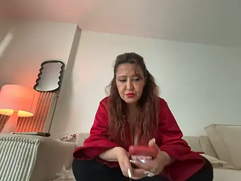 Snapshot of Shylyy25 chatting on May 7, 2:11 pm Shylyy25 online show from May 7, 2:11 pm