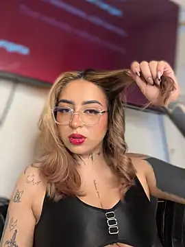 CarolQueen1  online show from June 27, 12:22 pm