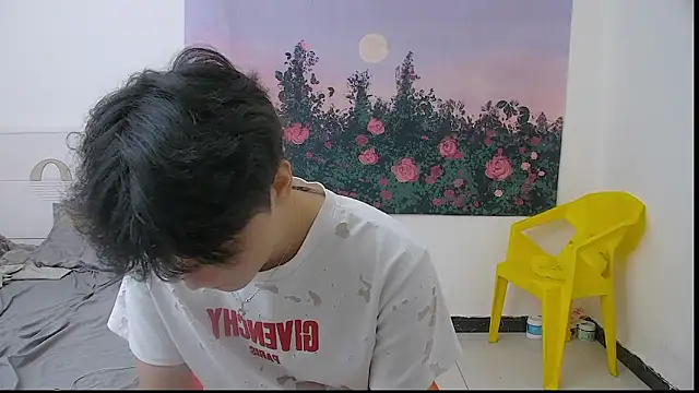 icecream-002 online show from May 6, 11:37 am
