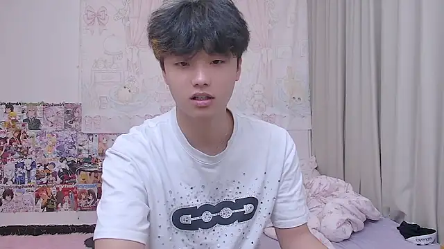icecream-002 online show from May 11, 11:38 am