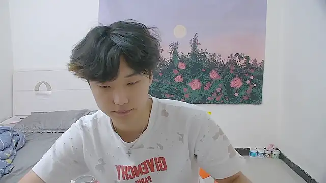 icecream-002 online show from May 21, 12:12 pm