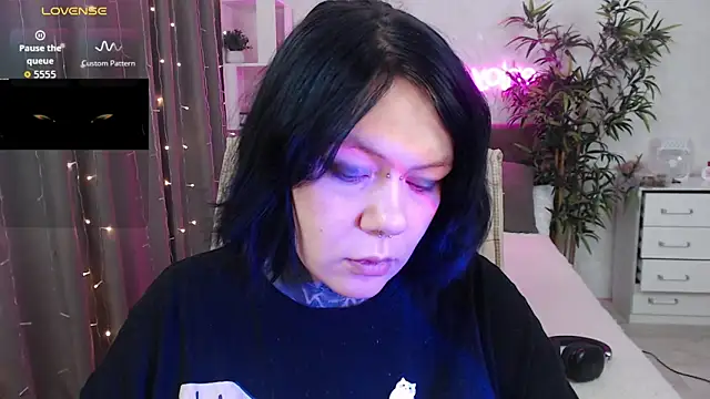 Qwerty Anna Lbo online show from March 10, 4:06 am