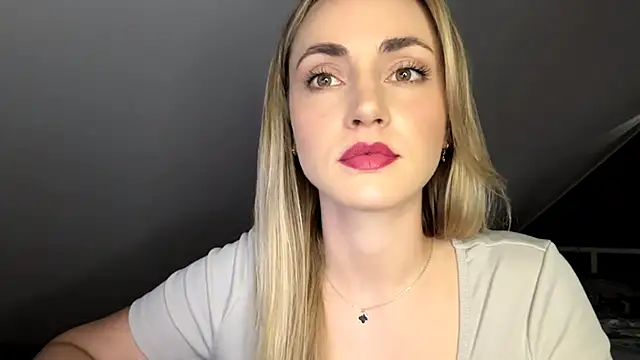 ScarlettSensitive online show from May 22, 8:32 am