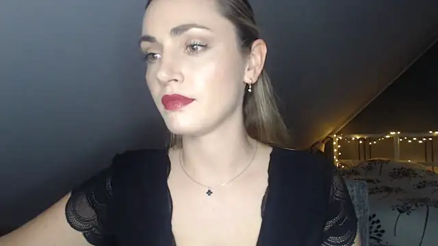 ScarlettSensitive online show from May 30, 2:25 pm