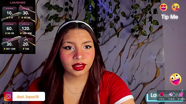 Snapshot of daniela_lopez1 chatting on June 15, 4:04 am daniela lopez1 online show from June 15, 4:04 am