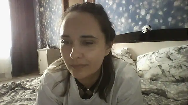 Alisa07qw online show from May 11, 5:35 am