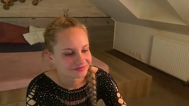 IceBlueBabe online show from May 25, 7:42 pm
