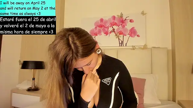 Snapshot of AmberVegaa chatting on April 18, 7:18 pm AmberVegaa online show from April 18, 7:18 pm
