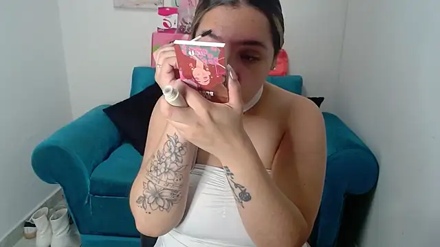 Snapshot of veronicaparkersex chatting on April 22, 12:28 pm veronicaparkersex online show from April 22, 12:28 pm