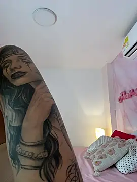 Adalyn Cute online show from May 4, 11:17 am