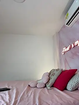 Adalyn Cute online show from May 23, 11:47 am