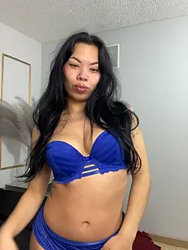 Snapshot of Queen_Chanel_XXX chatting on April 15, 8:53 pm Queen Chanel XXX online show from April 15, 8:53 pm