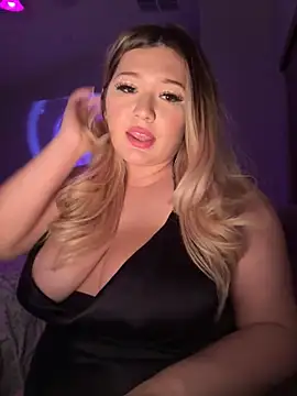 urbaddbunny online show from May 4, 5:03 am