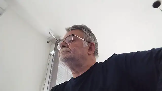oura online show from May 18, 6:52 am
