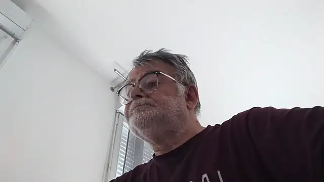 oura online show from May 22, 6:42 am