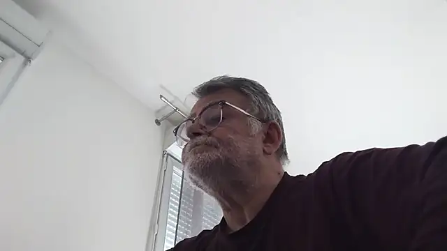 oura online show from May 24, 6:40 am