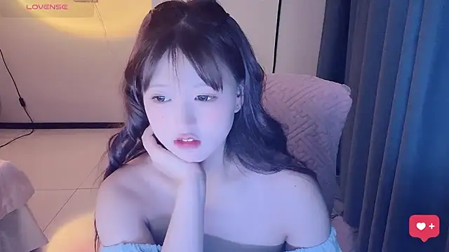 winnie-ww online show from May 11, 10:43 am
