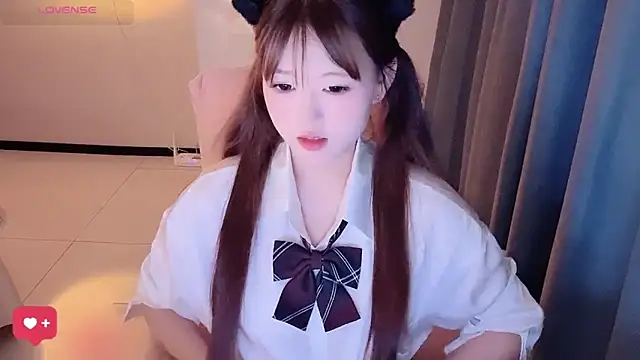 winnie-ww online show from May 13, 9:06 am